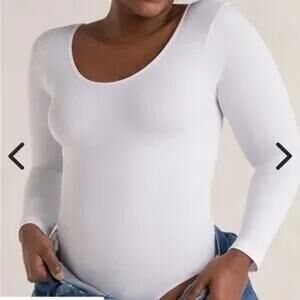 SHAPERMINT Essentials NIP $65 Long Sleeve Bodysuit Snap Closure White Size S
